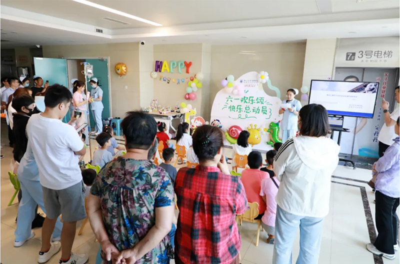 北大医疗淄博医院庆“六一”：温馨活动让患儿童样精彩_01.jpg