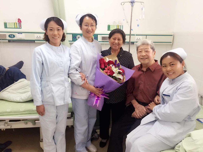 13图片新闻：护士节收到患者祝福_副本.jpg